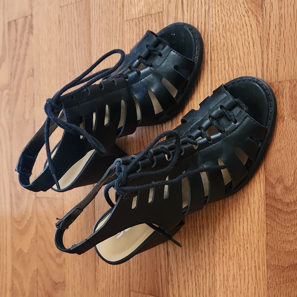 Black 2" Heel shoes, size 6 1/2 - Picture 1 of 5